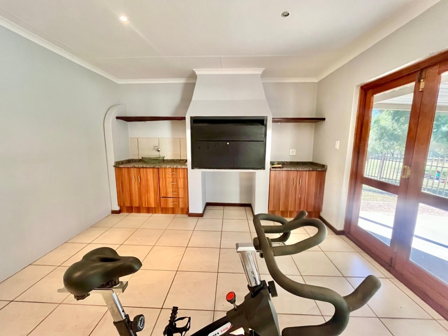 3 Bedroom Property for Sale in Hexrivier Lifestyle Estate North West